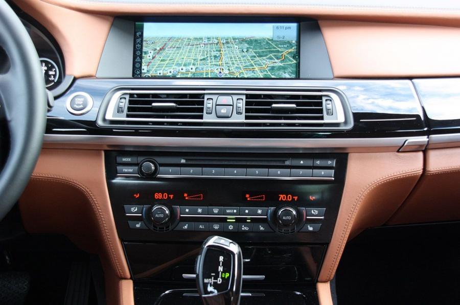  BMW 760iL 2010 года  (фото 41 из 71)
